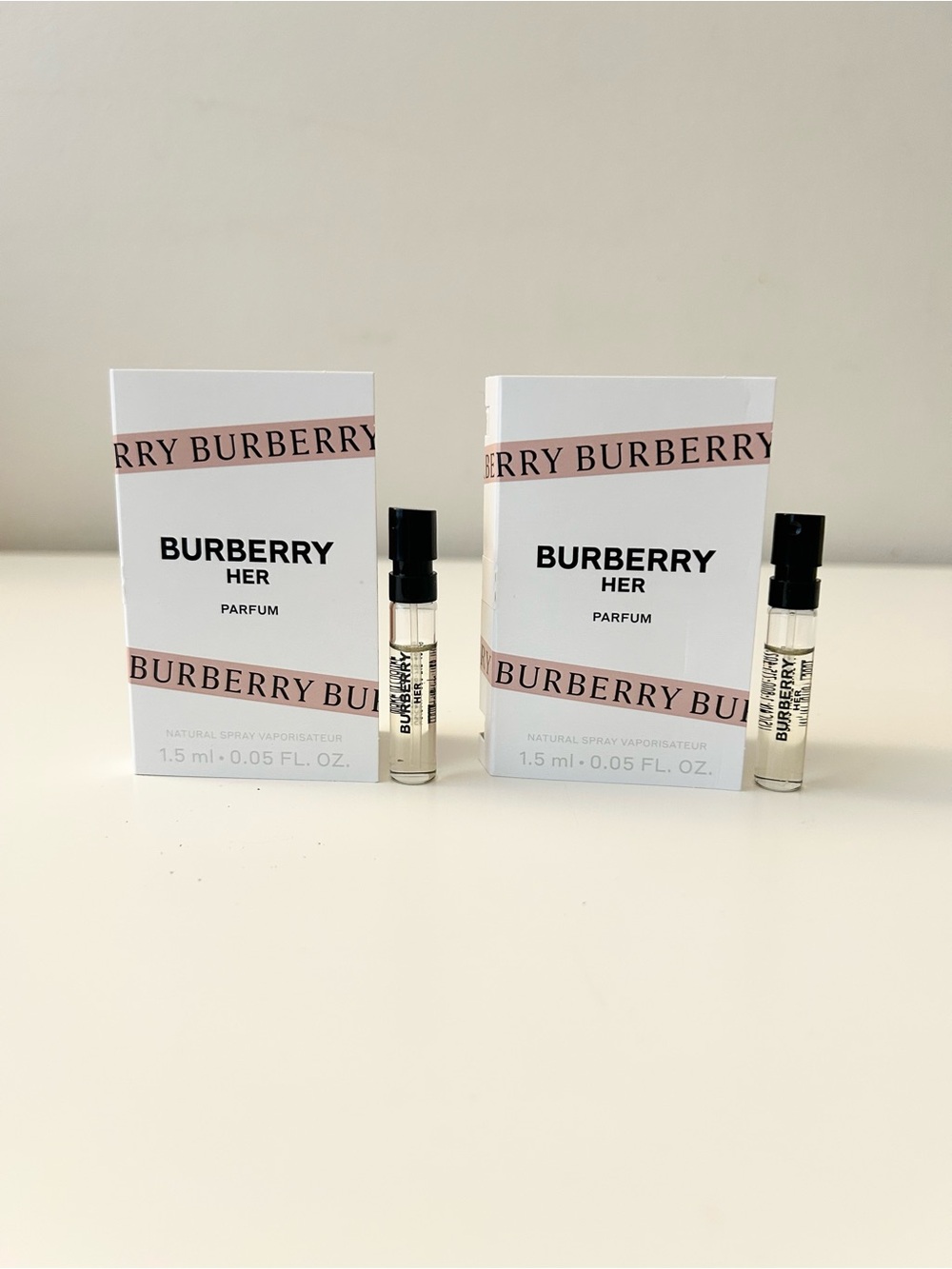🌸BURBERRY Her Parfum Vial Spray Sample 1.5 mL x 2